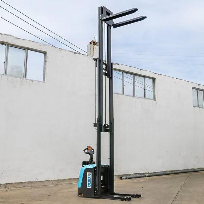 ウォーキー電動スタッカーフォークリフト 3000mm 高さ スタンドアップ 調整可能なキャビンの位置 電動パレットスタッカーフォークリフト 3