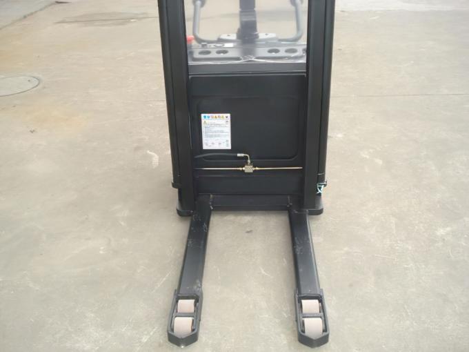 スタンドオン電動スタッカー フォークリフト 電動パレットスタッカー 4